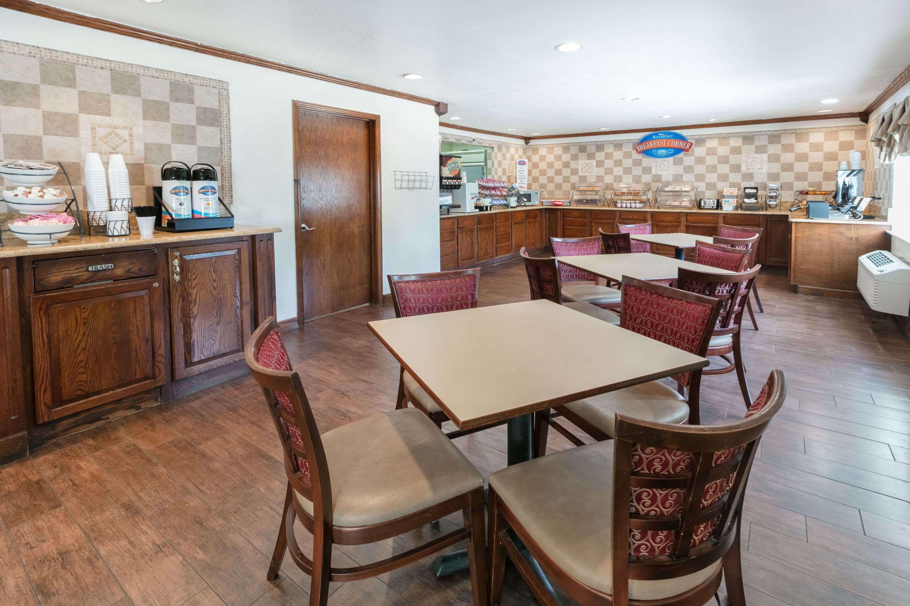 Baymont By Wyndham Arlington At Six Flags Dr Ξενοδοχείο Εξωτερικό φωτογραφία