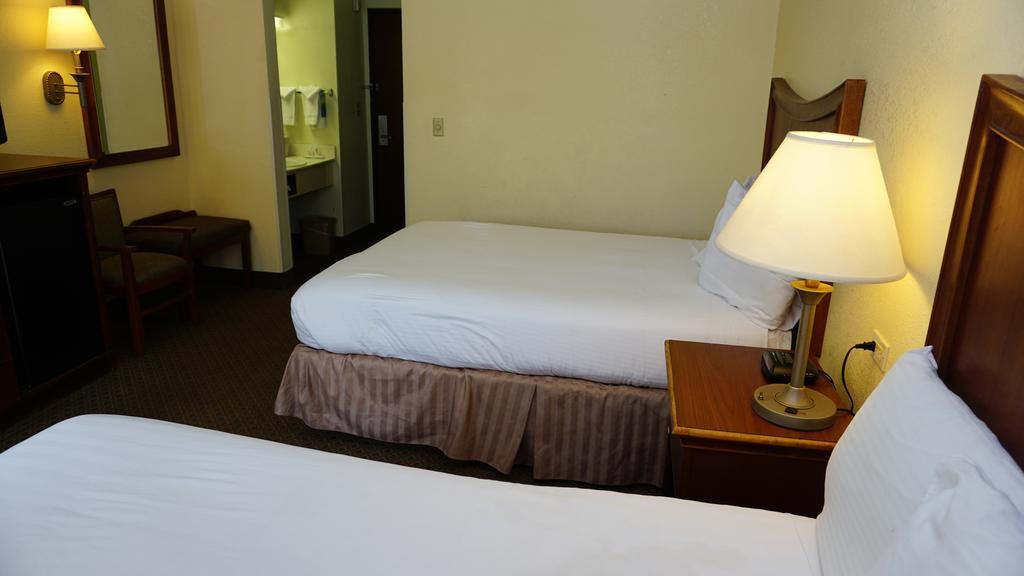Baymont By Wyndham Arlington At Six Flags Dr Ξενοδοχείο Εξωτερικό φωτογραφία