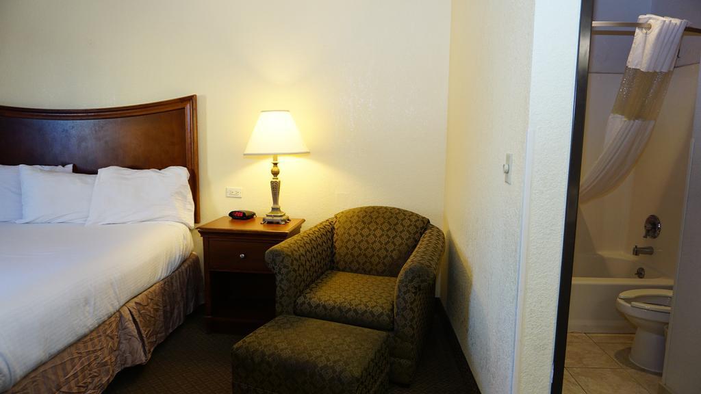 Baymont By Wyndham Arlington At Six Flags Dr Ξενοδοχείο Εξωτερικό φωτογραφία