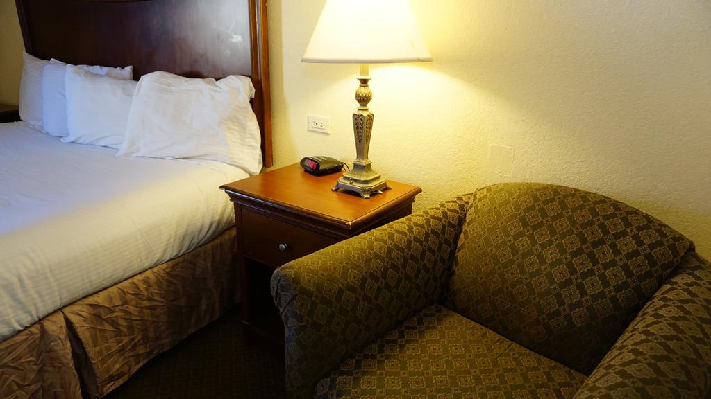 Baymont By Wyndham Arlington At Six Flags Dr Ξενοδοχείο Εξωτερικό φωτογραφία
