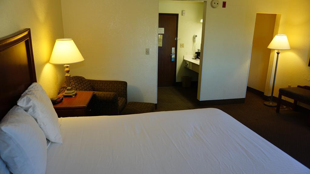 Baymont By Wyndham Arlington At Six Flags Dr Ξενοδοχείο Εξωτερικό φωτογραφία