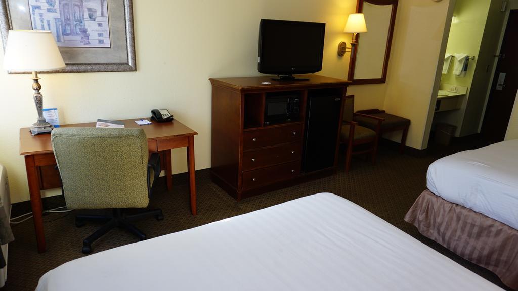 Baymont By Wyndham Arlington At Six Flags Dr Ξενοδοχείο Εξωτερικό φωτογραφία