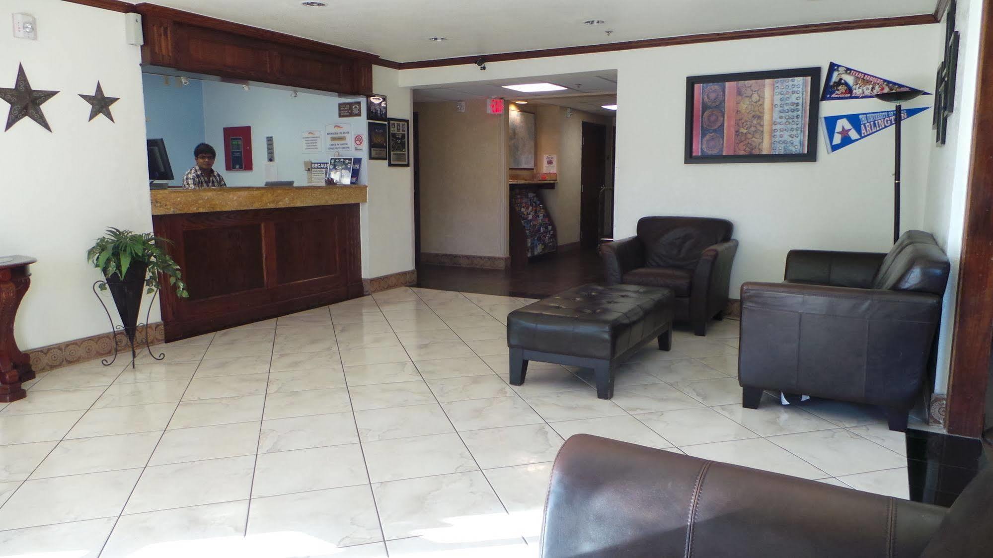 Baymont By Wyndham Arlington At Six Flags Dr Ξενοδοχείο Εξωτερικό φωτογραφία